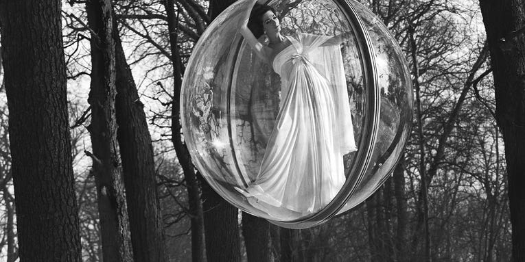 Melvin Sokolsky’s Iconic Fashion Bubbles Melvin Sokolsky’s Iconic Fashion Bubbles