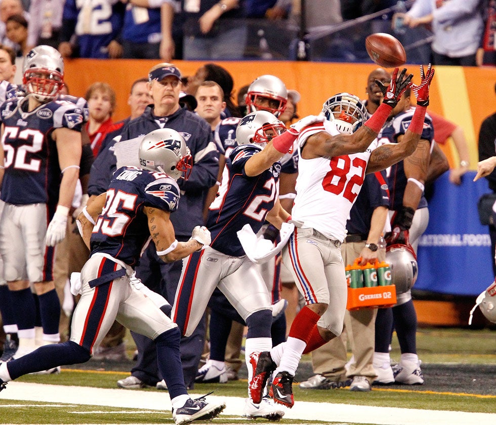 New York Giants wide receiver Mario Manningham made this incredible catch during the Giants' Super-Bowl-winning fourth quarter drive last Sunday.