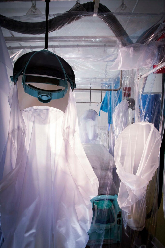Infectious Disease Containment Unit