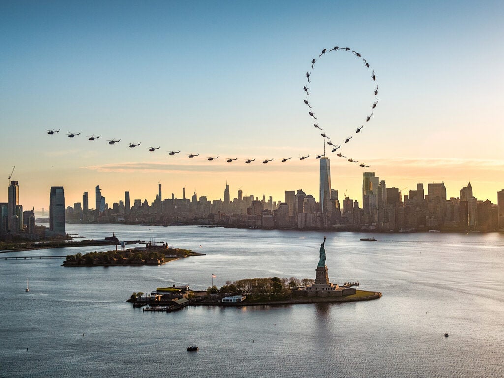 A full sequence of Aaron Fitzgeraldâs flight path over New York City