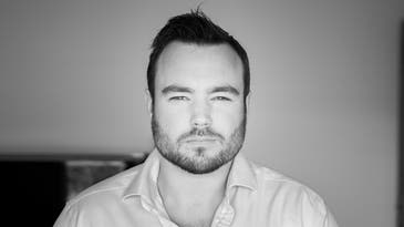 Make every photo a potential profile pic by learning how to pose Make every photo a potential profile pic by learning how to pose