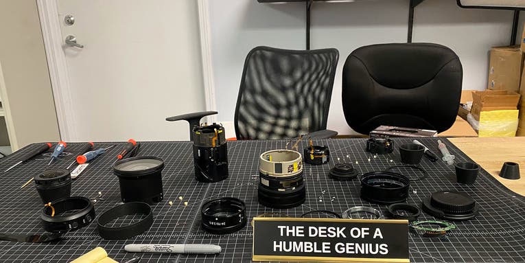 Lensrentals takes apart a Nikon Z 24-70mm f/2.8 S lens Lensrentals takes apart a Nikon Z 24-70mm f/2.8 S lens