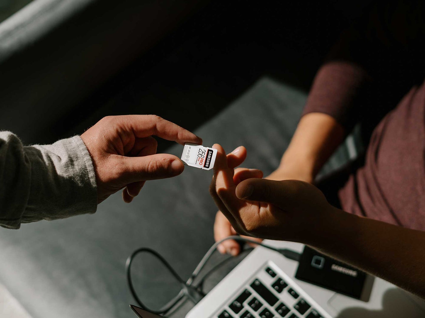 Memory card reader