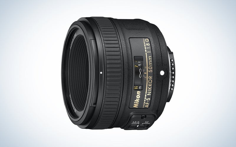 lente preta nikon 50mm é uma das melhores lentes de retrato da Nikon