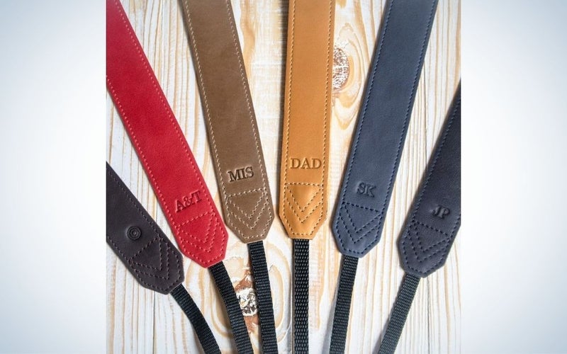 Personalized leather camera straps are great gifs for photographers