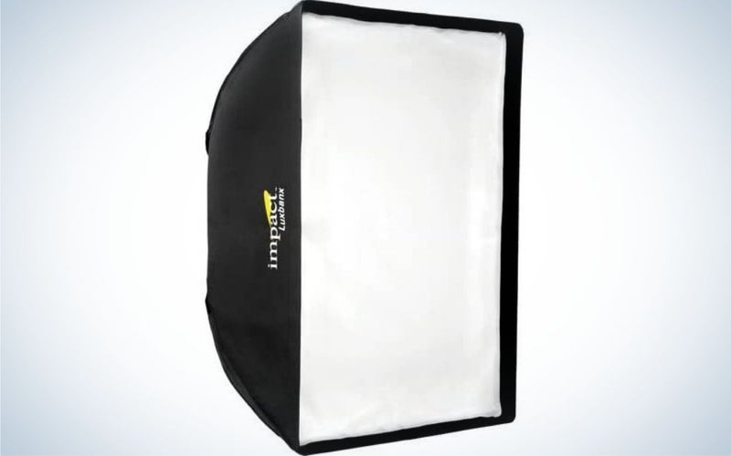 The Impact Luxbanx Rectangular Softbox is the best softbox.