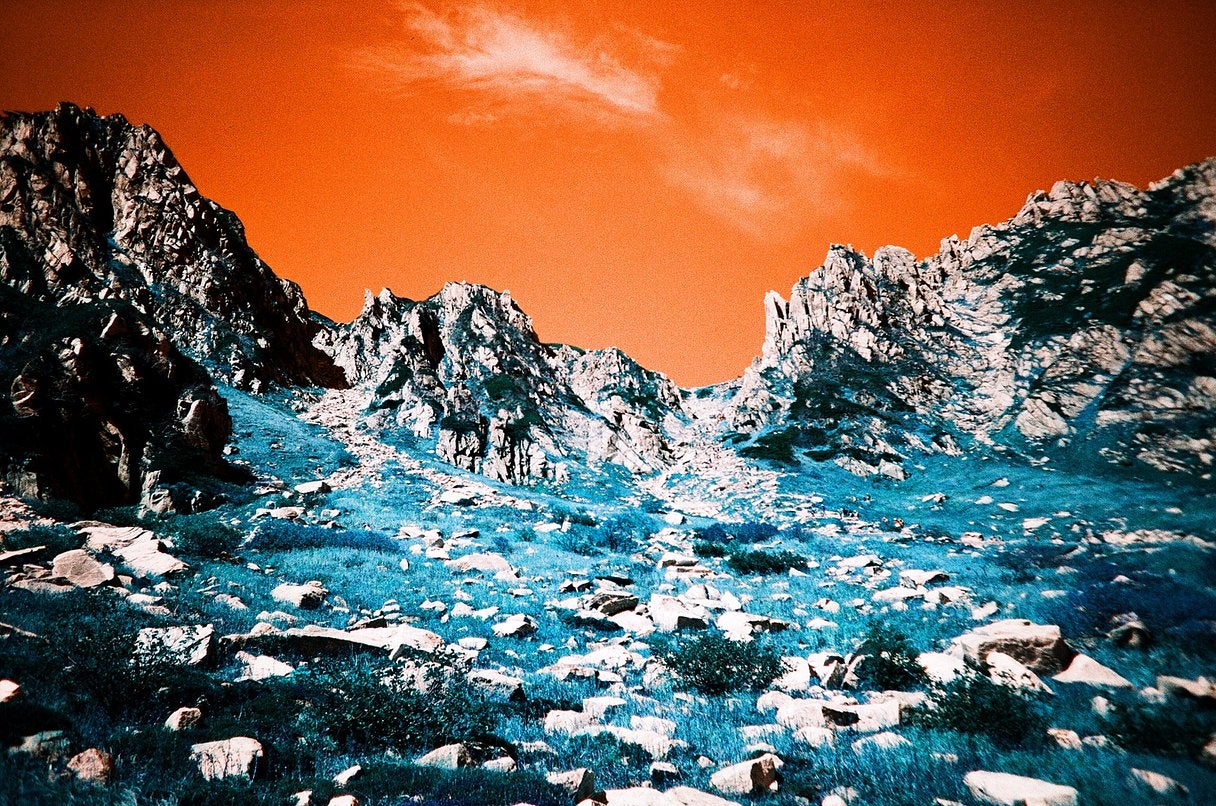 A sample image shot with LomoChrome Turquoise XR 100-400 film.