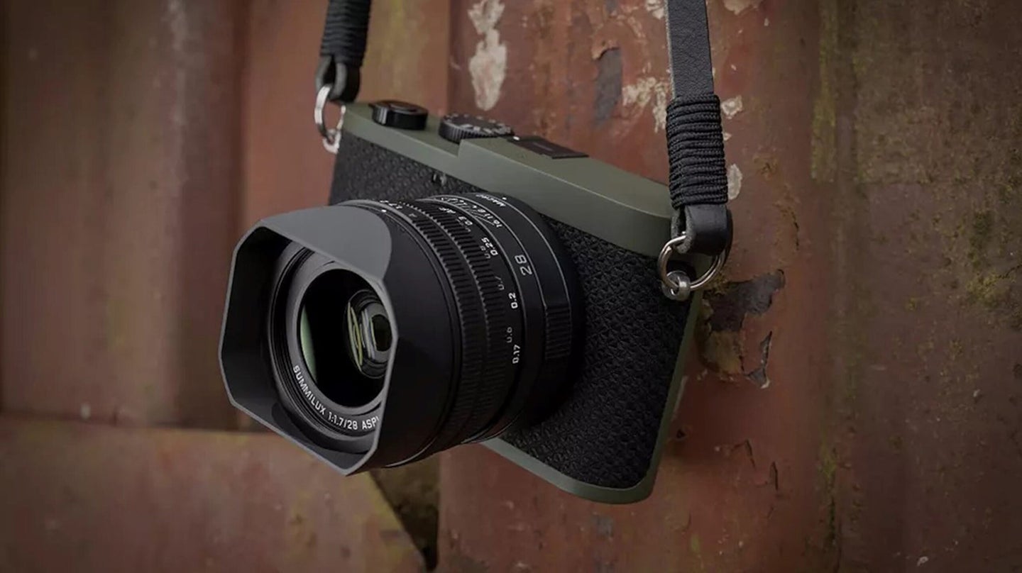 Leica q2 price deals