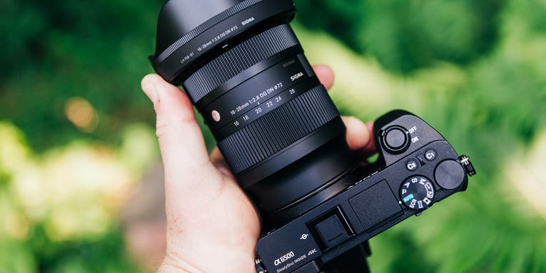 Sigma brings wide-angle zoom to Sony E- and L-mount