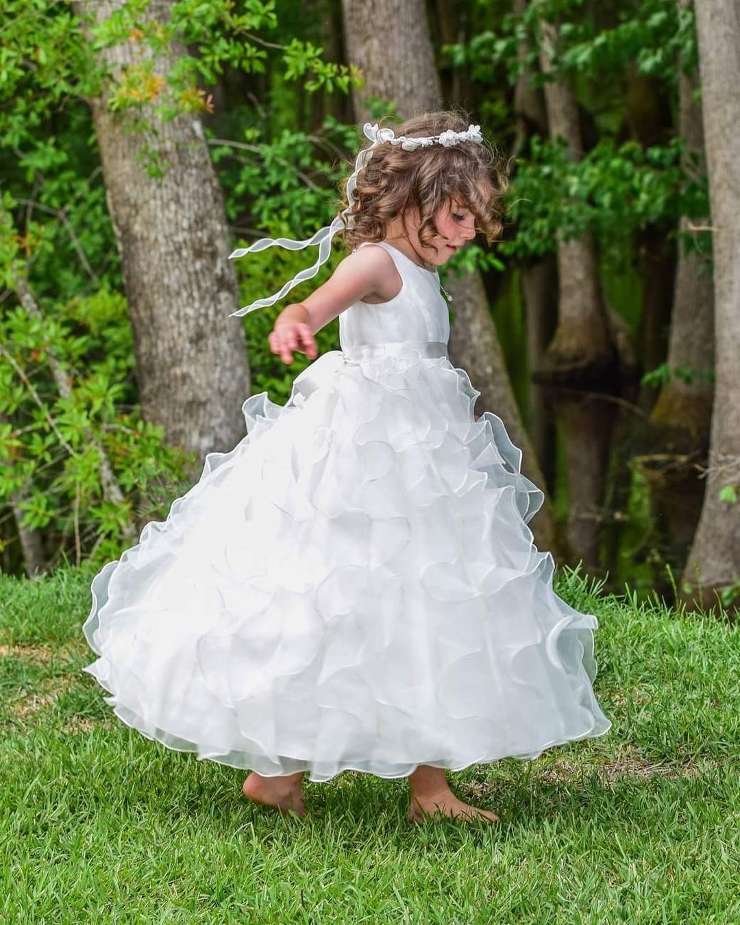 flower girl twirling