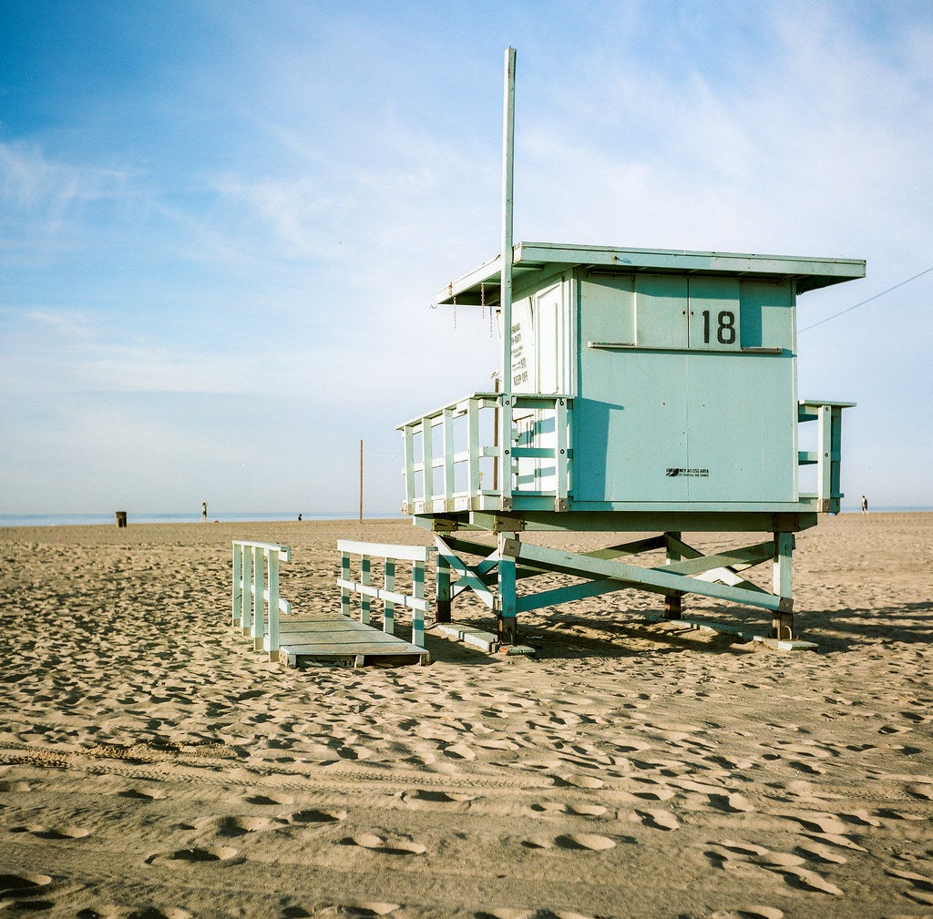 santa monica beach lifeguard post