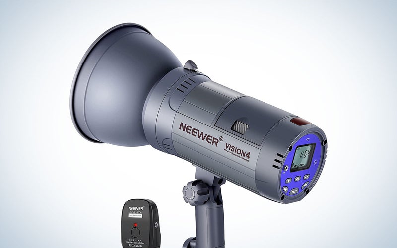 Neewar battery-powered flash