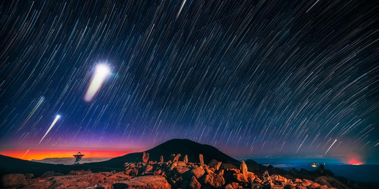 Hawaii-based photographer captures ethereal photos of rare planetary alignment