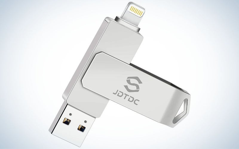 JDTDC MFi Certified 128GB is the best rated photo stick.