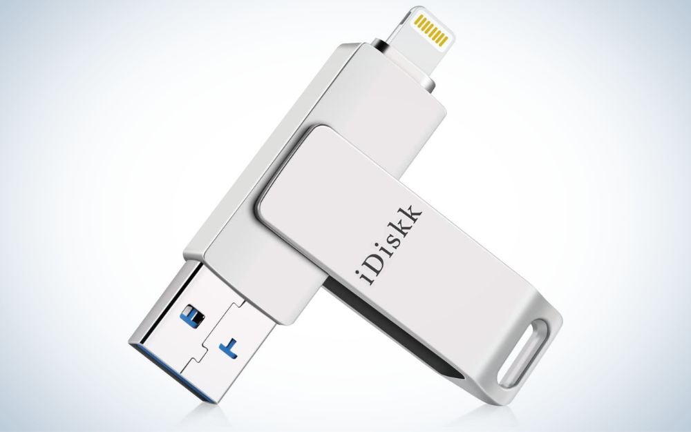 iDiskk 128GB MFi Certified Photo Stick is the best photo stick for iPhone.
