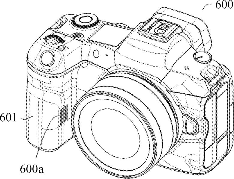  Canon’s design concepts show an air intake inside the handgrip. Exhaust air would vent from the base of the camera body.