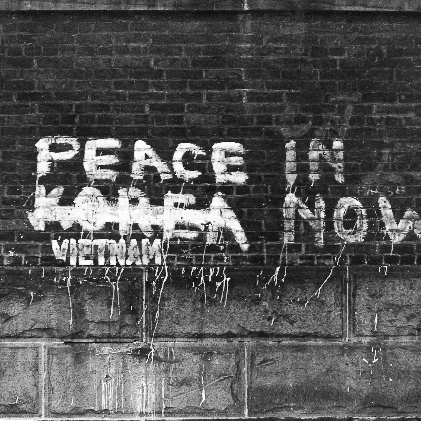 graffiti peace now 