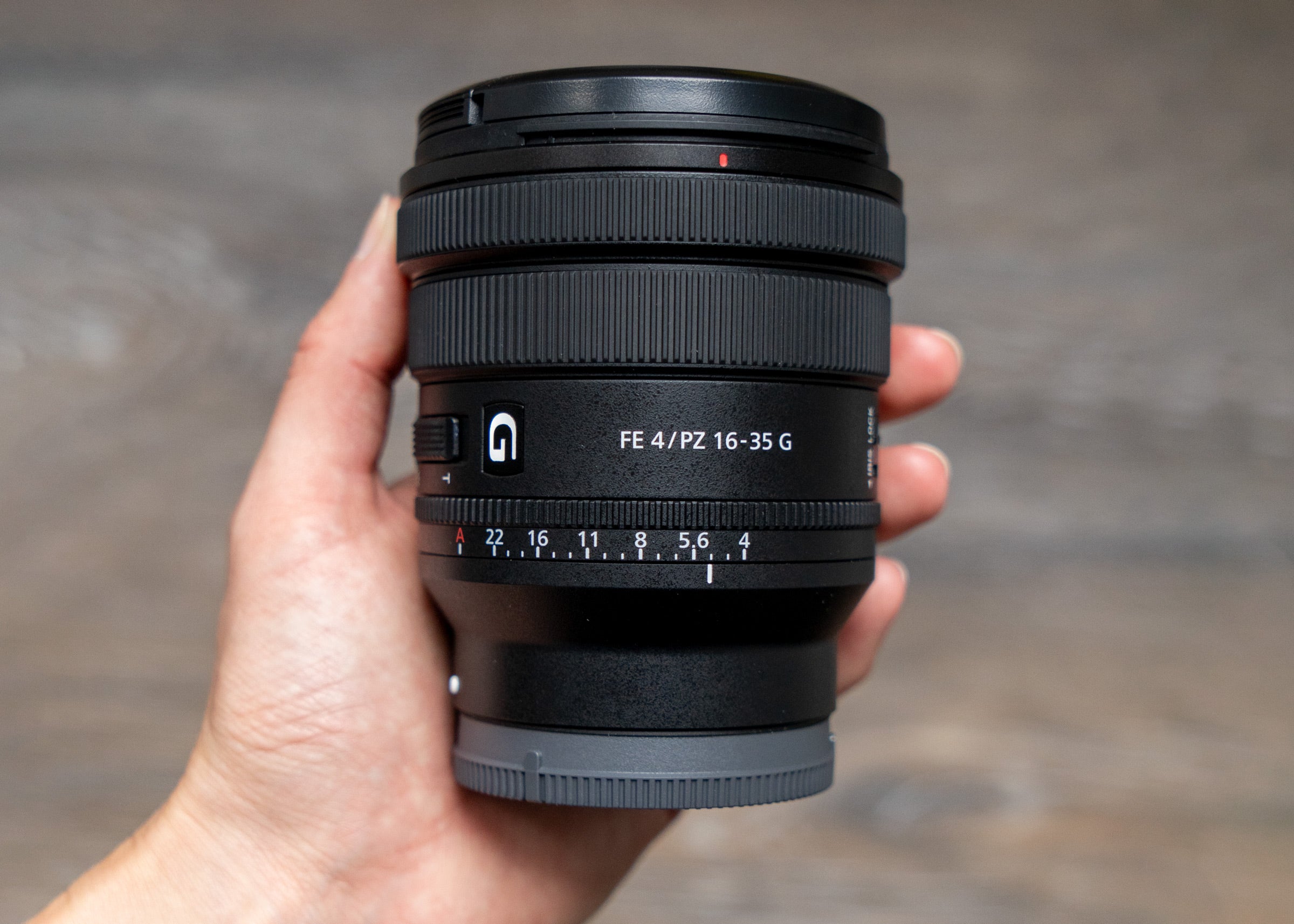 The Sony FE PZ 16-35mm f/4 G lens is seriously small and lightweight.