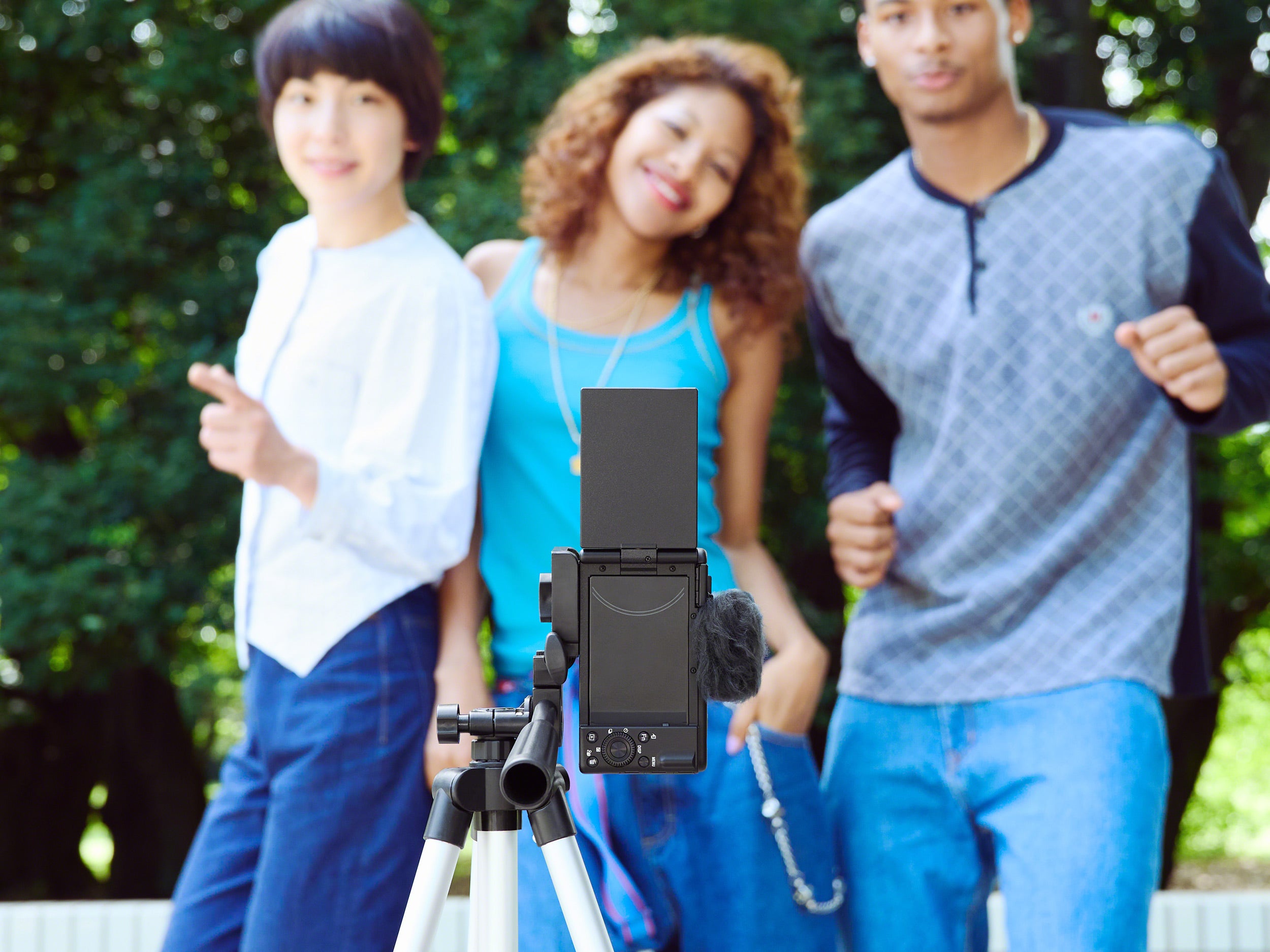 You can easily record vertical videos for social media on the ZV-1F.