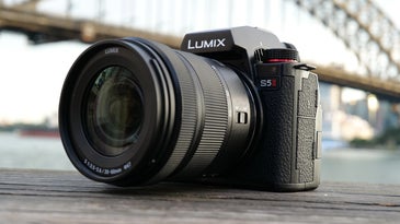 Panasonic announces the Lumix S5II: a focus on autofocus