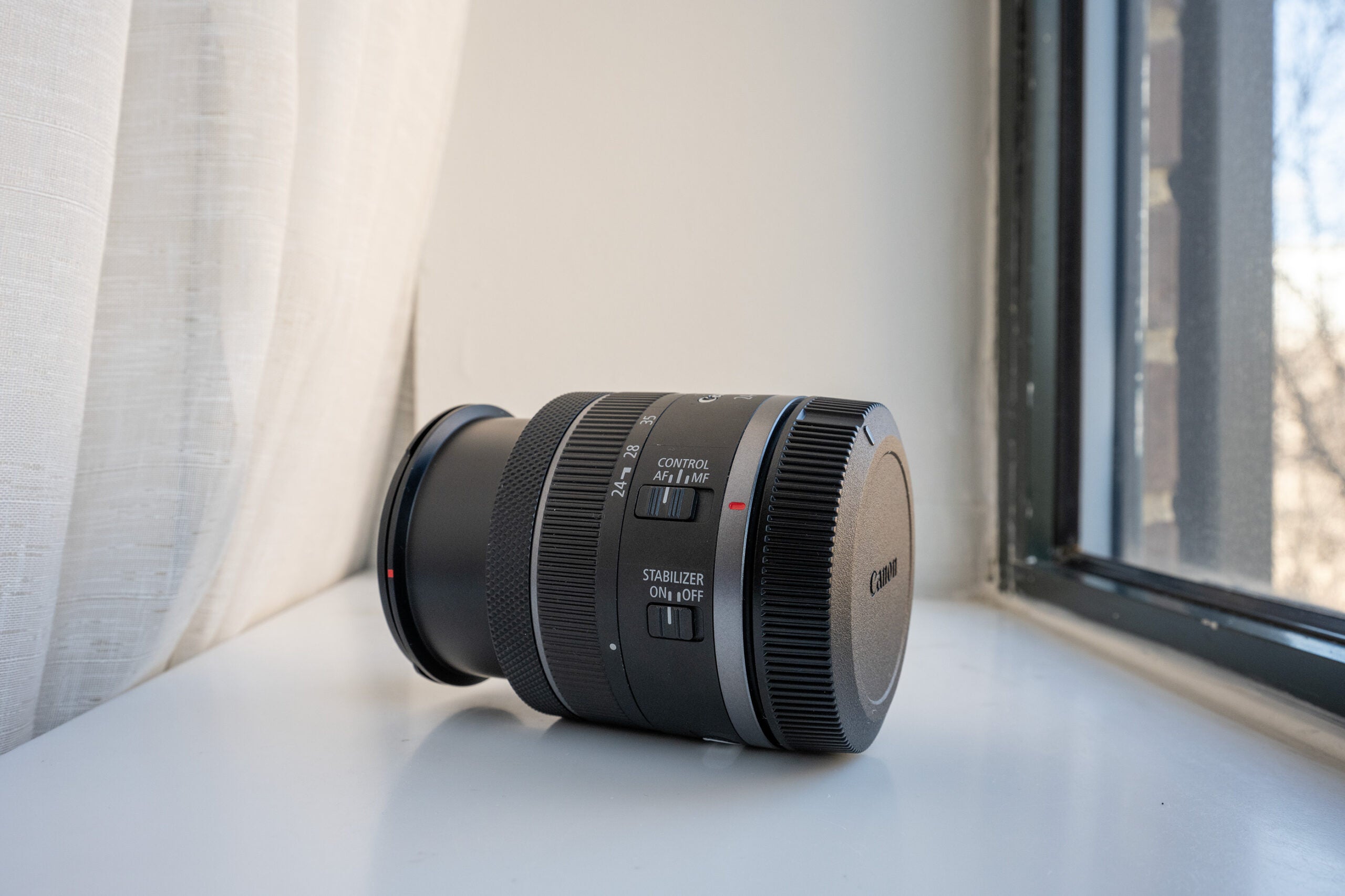 Canon RF24-50mm F4.5-6.3 IS STM lens controls