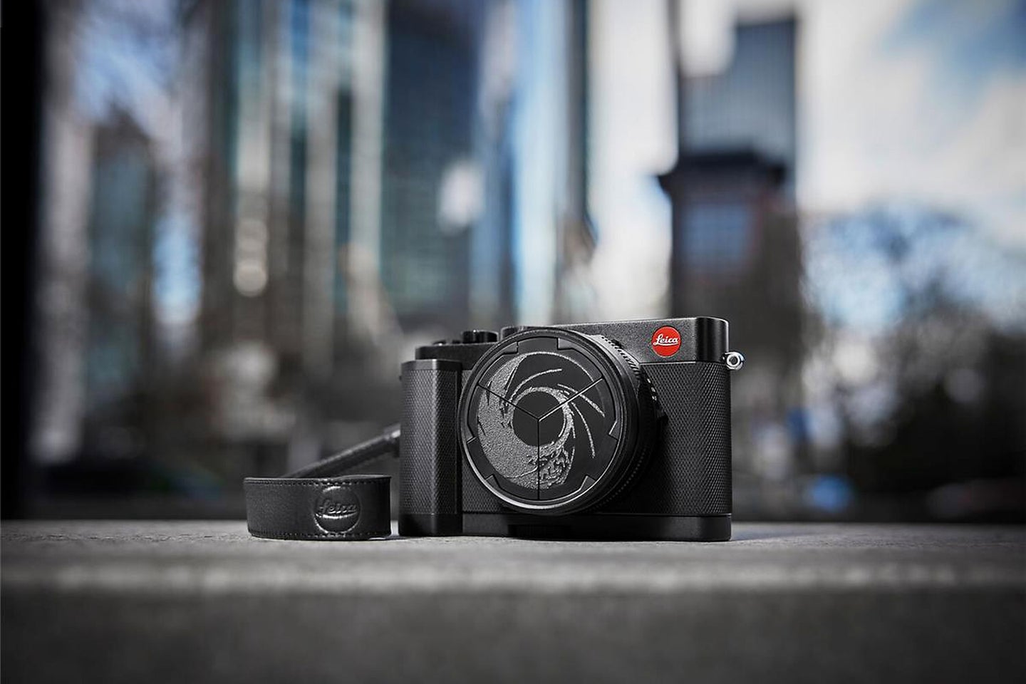 The Leica D-Lux 7 007 Edition in a cityscape