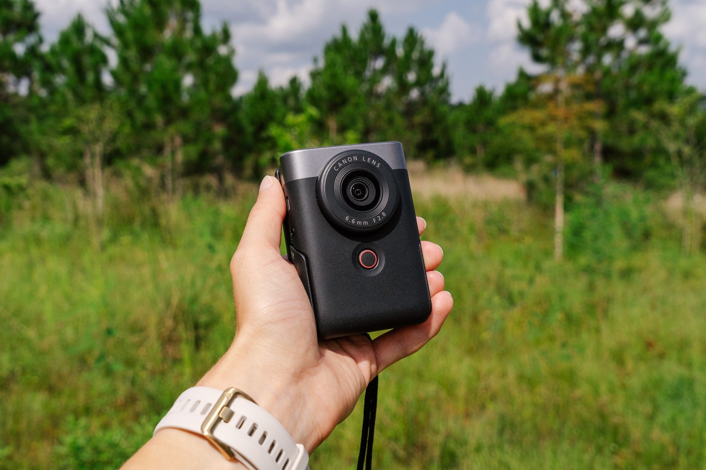 Canon PowerShot V10 vlogging camera